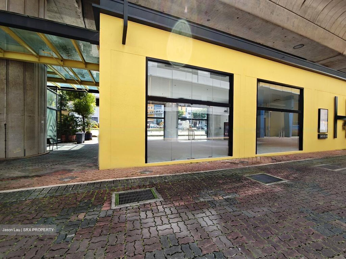 Tradehub 21 (D22), Retail #465581411